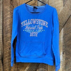 Prairie Mountain Yellowstone NP sweatshirt size M  -A9